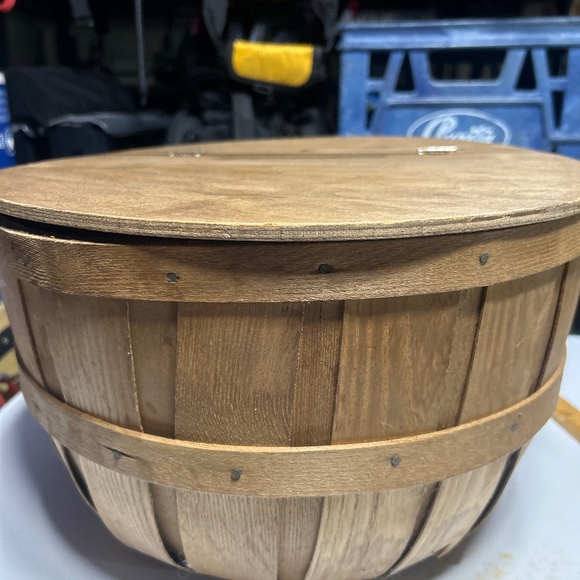 Vintage Basket with Lid - Picture 1 of 6